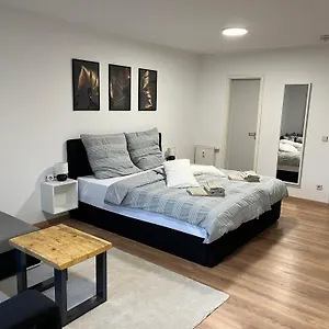 An Der Elbe Mit Balkon, Kueche Und Netflix , Dresden Deutschland